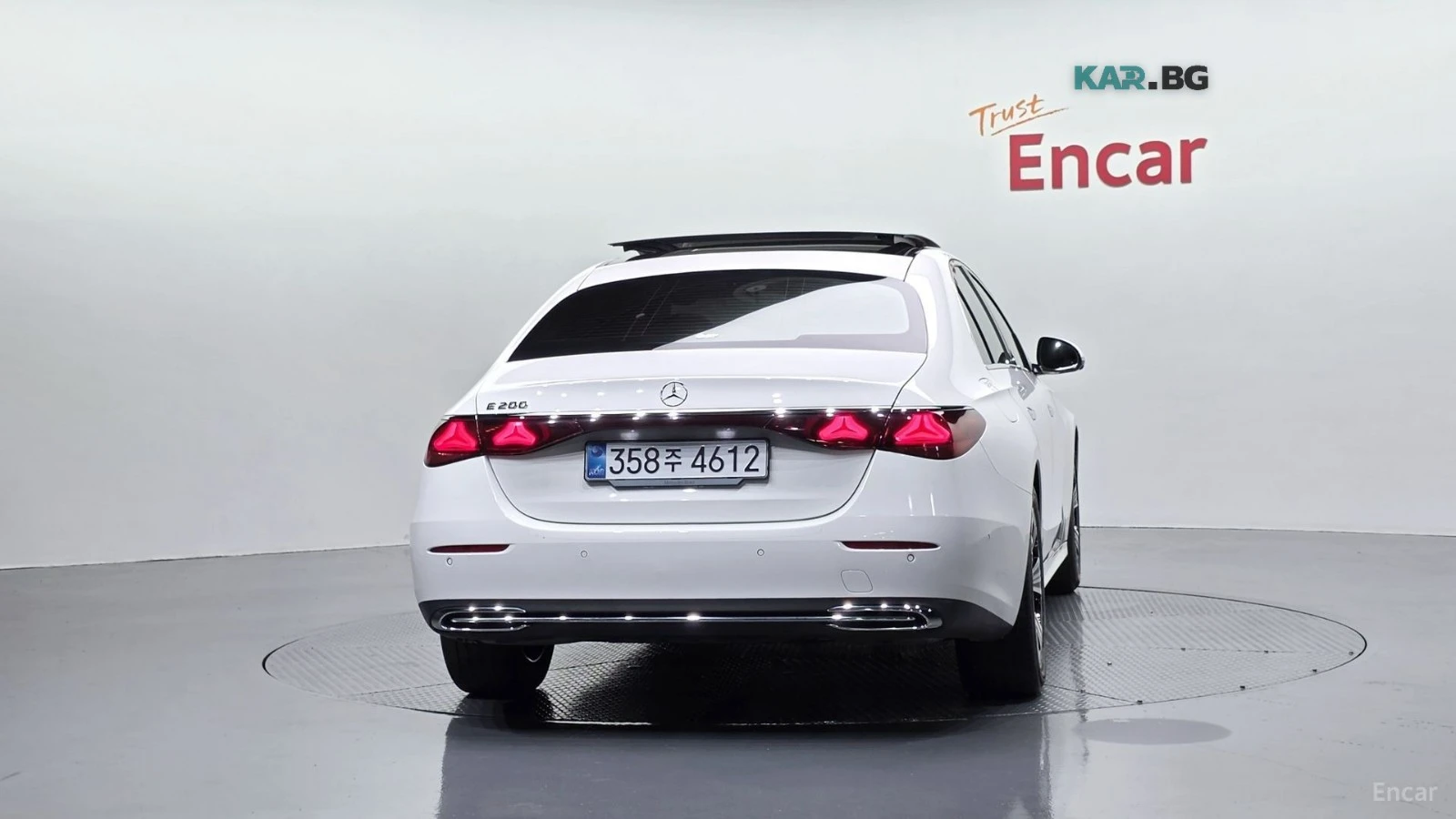 Mercedes-Benz E 200 DISTRONIC* ПОДГРЕВ* ОБДУХВАНЕ* 360* КАМЕРА* ПАНОРА, снимка 4 - Автомобили и джипове - 55820688