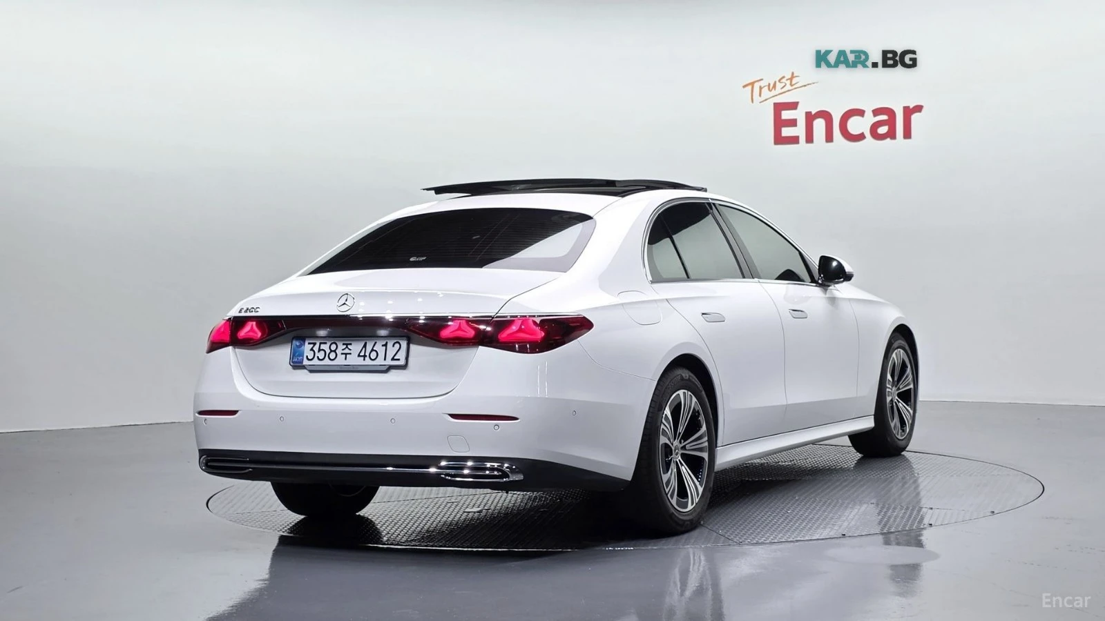 Mercedes-Benz E 200 DISTRONIC* ПОДГРЕВ* ОБДУХВАНЕ* 360* КАМЕРА* ПАНОРА, снимка 3 - Автомобили и джипове - 55820688