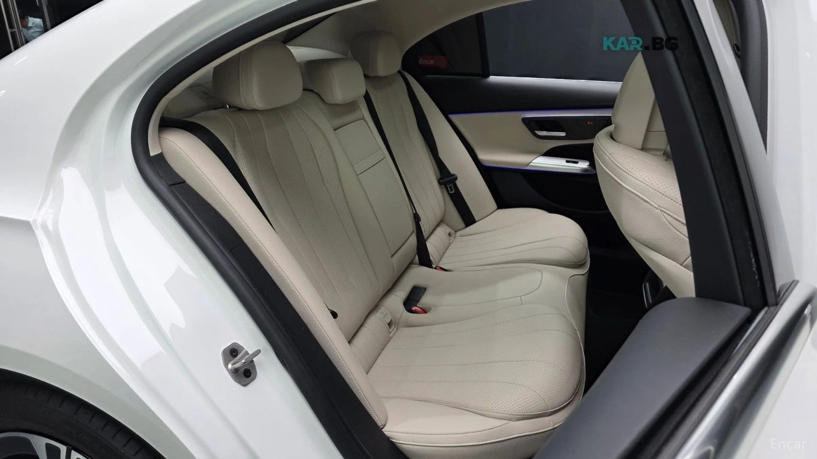 Mercedes-Benz E 200 DISTRONIC* ПОДГРЕВ* ОБДУХВАНЕ* 360* КАМЕРА* ПАНОРА, снимка 9 - Автомобили и джипове - 55820688