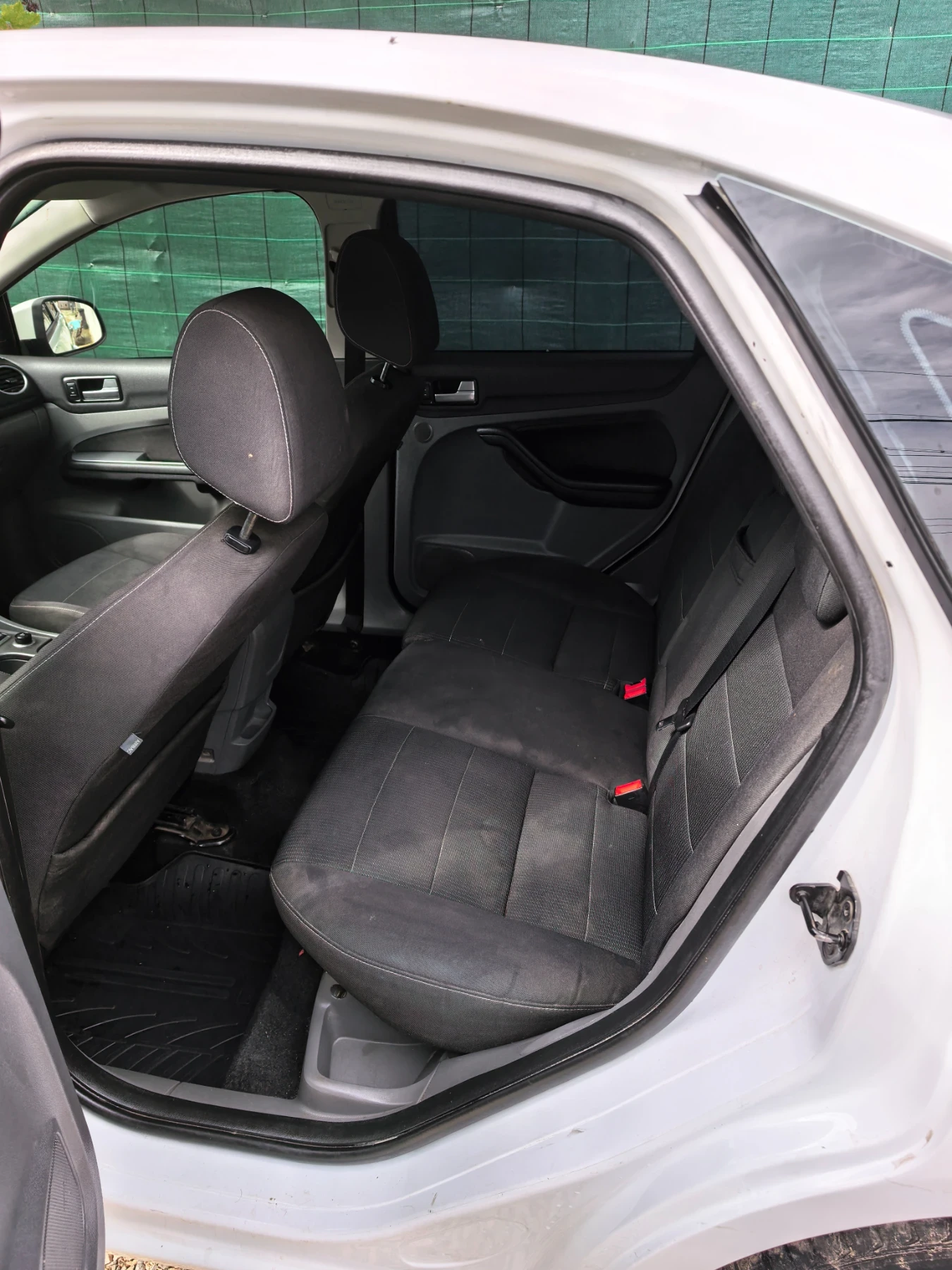 Ford Focus 1.6 TDCI, снимка 6 - Автомобили и джипове - 56051859