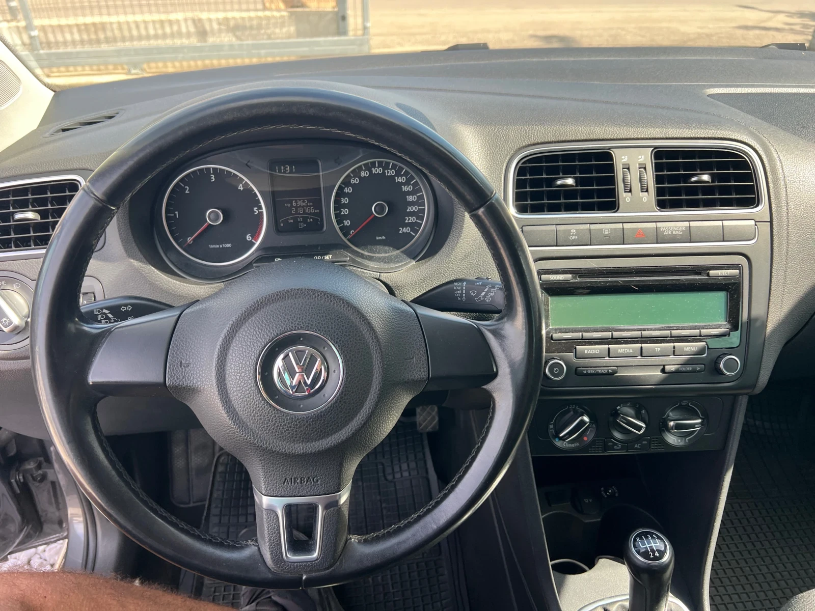 VW Polo 1.6tdi 75 коня Нов внос Австрия, снимка 10 - Автомобили и джипове - 56153674