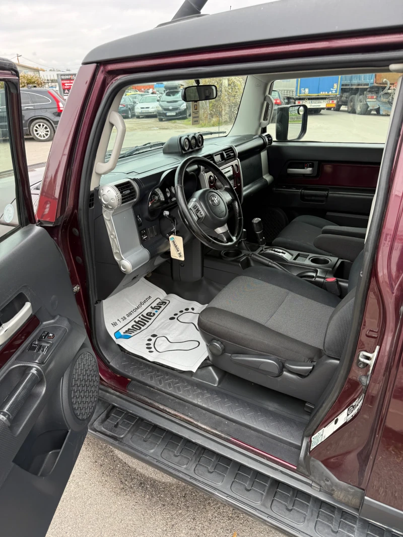 Toyota Fj cruiser FJ Cruiser 4.0 4WD, снимка 10 - Автомобили и джипове - 52316766