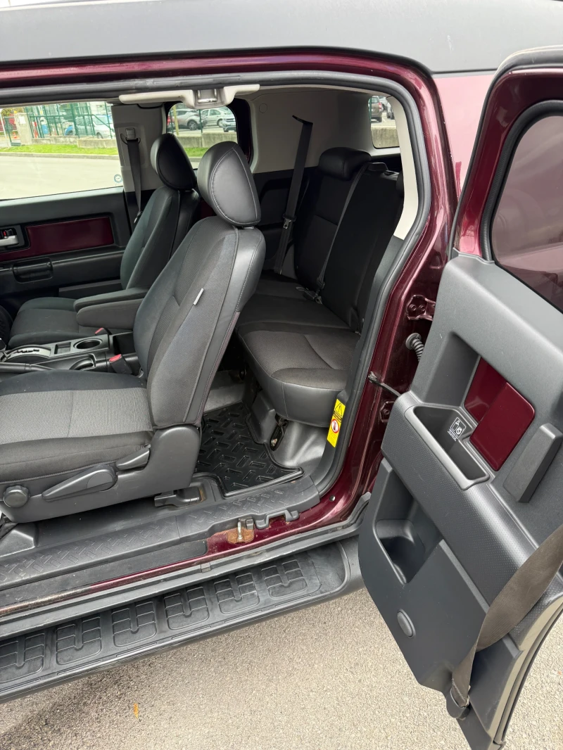 Toyota Fj cruiser FJ Cruiser 4.0 4WD, снимка 11 - Автомобили и джипове - 52316766