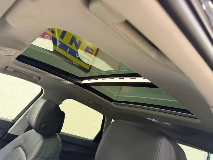 Audi Q3 Komfort quattro - BLUETOOTH - BACKUP CAM - PANO RO, снимка 15 - Автомобили и джипове - 53606608