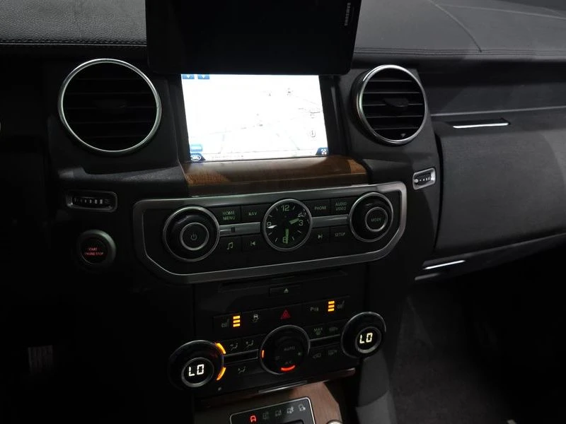 Land Rover Discovery 3.0 Automatic, снимка 14 - Автомобили и джипове - 55847896