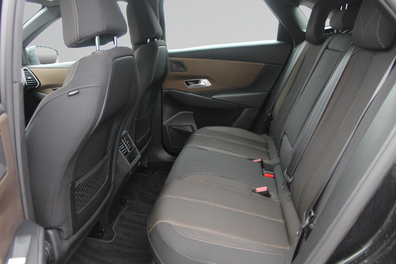 DS DS 7 Crossback Grand Chic 2.0 180 e-HDI EAT8 EURO 6 - изображение 8