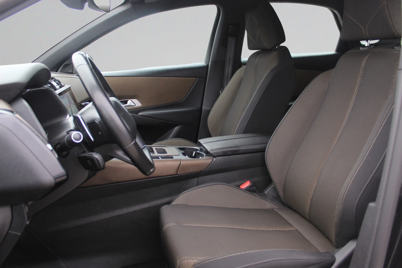 DS DS 7 Crossback Grand Chic 2.0 180 e-HDI EAT8 EURO 6 - изображение 7