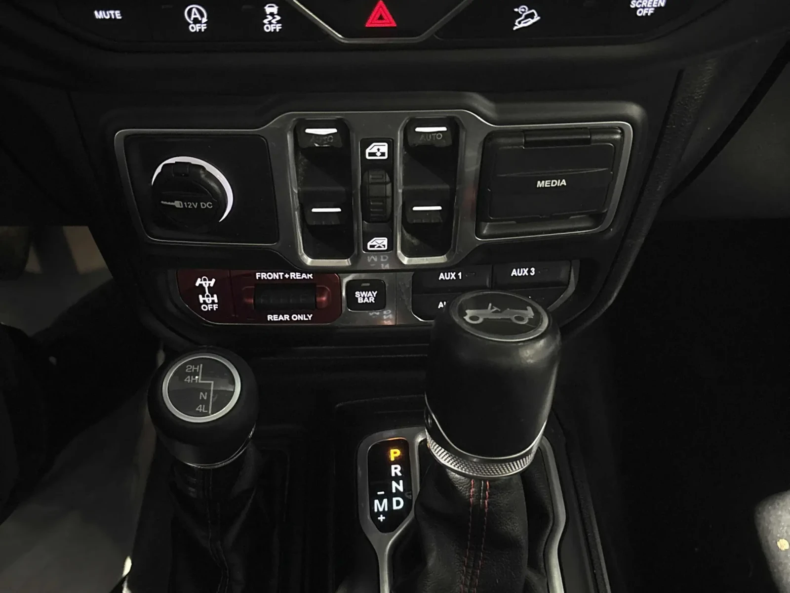 Jeep Wrangler UNLIMITED* RUBICON* 3.6* V6* ПОДГРЕВ* КАМЕРА* АВТО, снимка 11 - Автомобили и джипове - 53829999