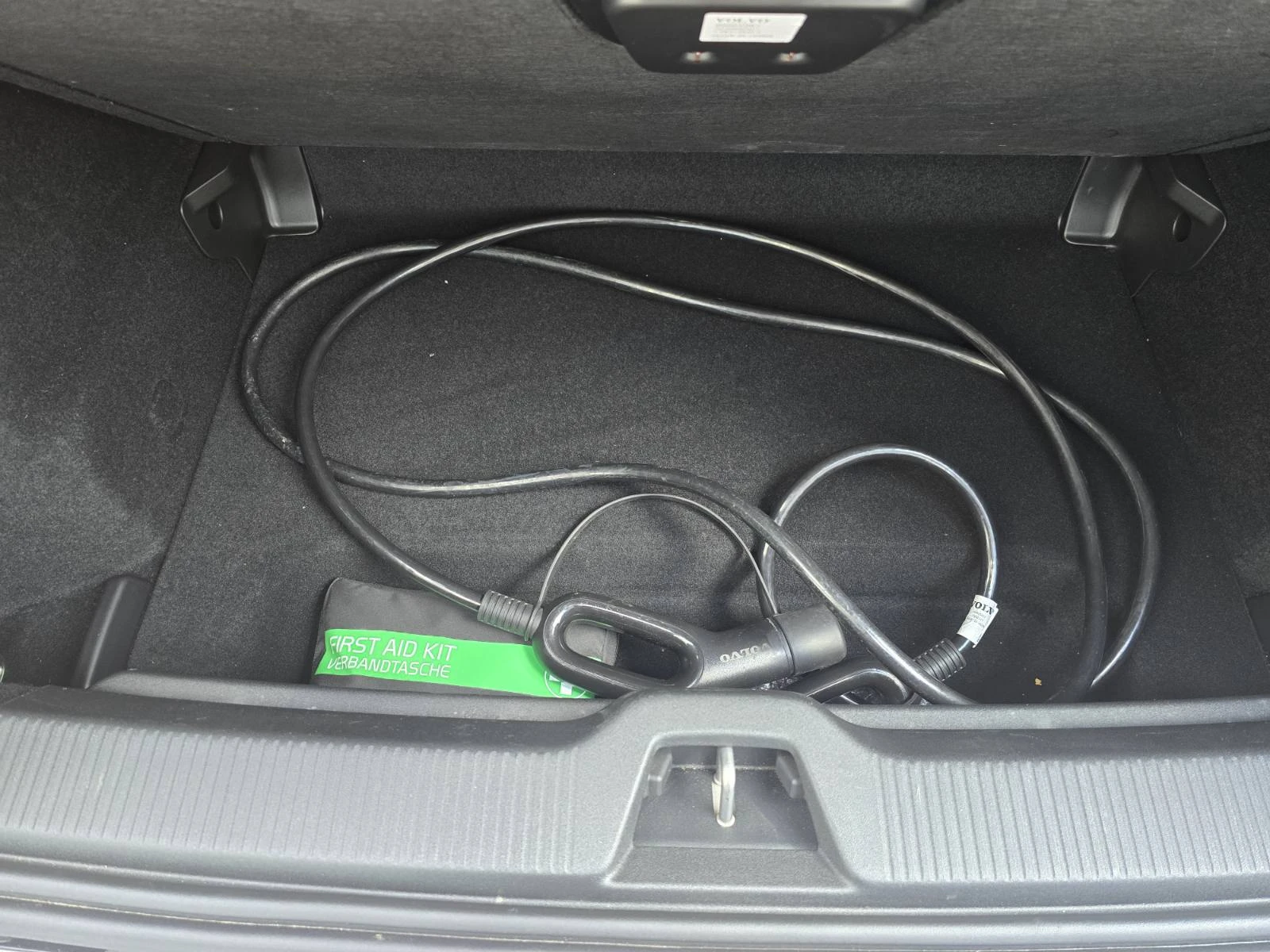 Volvo EX30 272 hp 51kw/h NMC battery, снимка 14 - Автомобили и джипове - 55049833