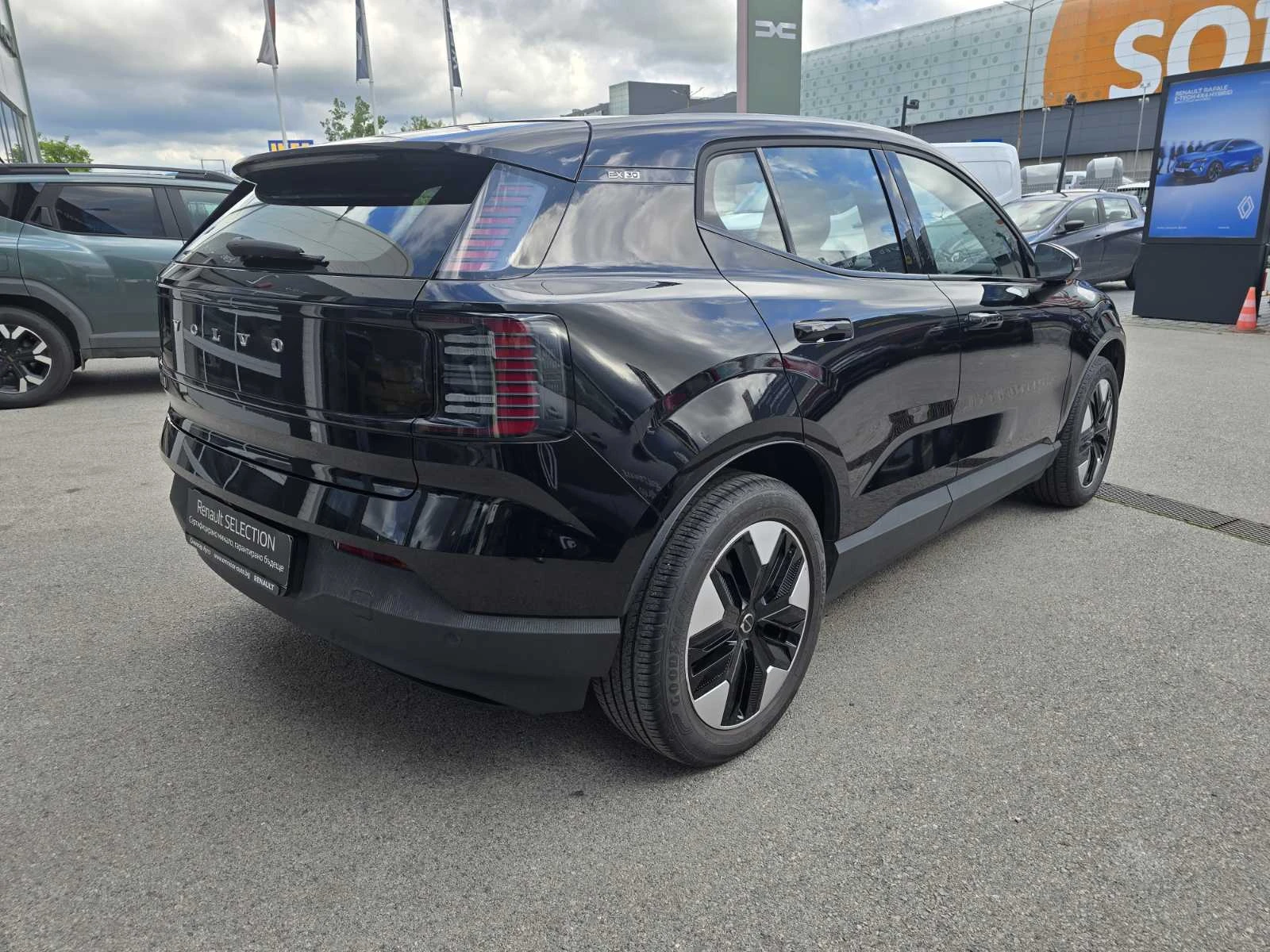 Volvo EX30 272 hp 51kw/h NMC battery, снимка 5 - Автомобили и джипове - 55049833
