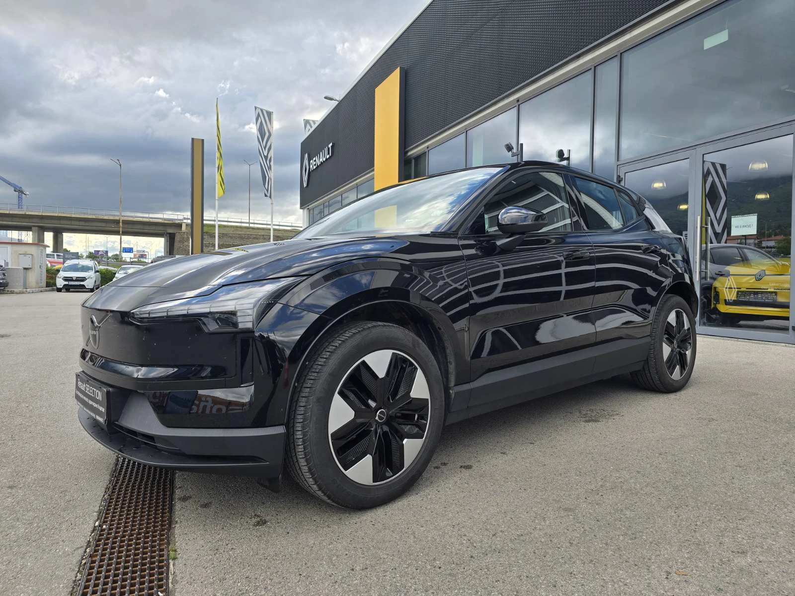 Volvo EX30 272 hp 51kw/h NMC battery