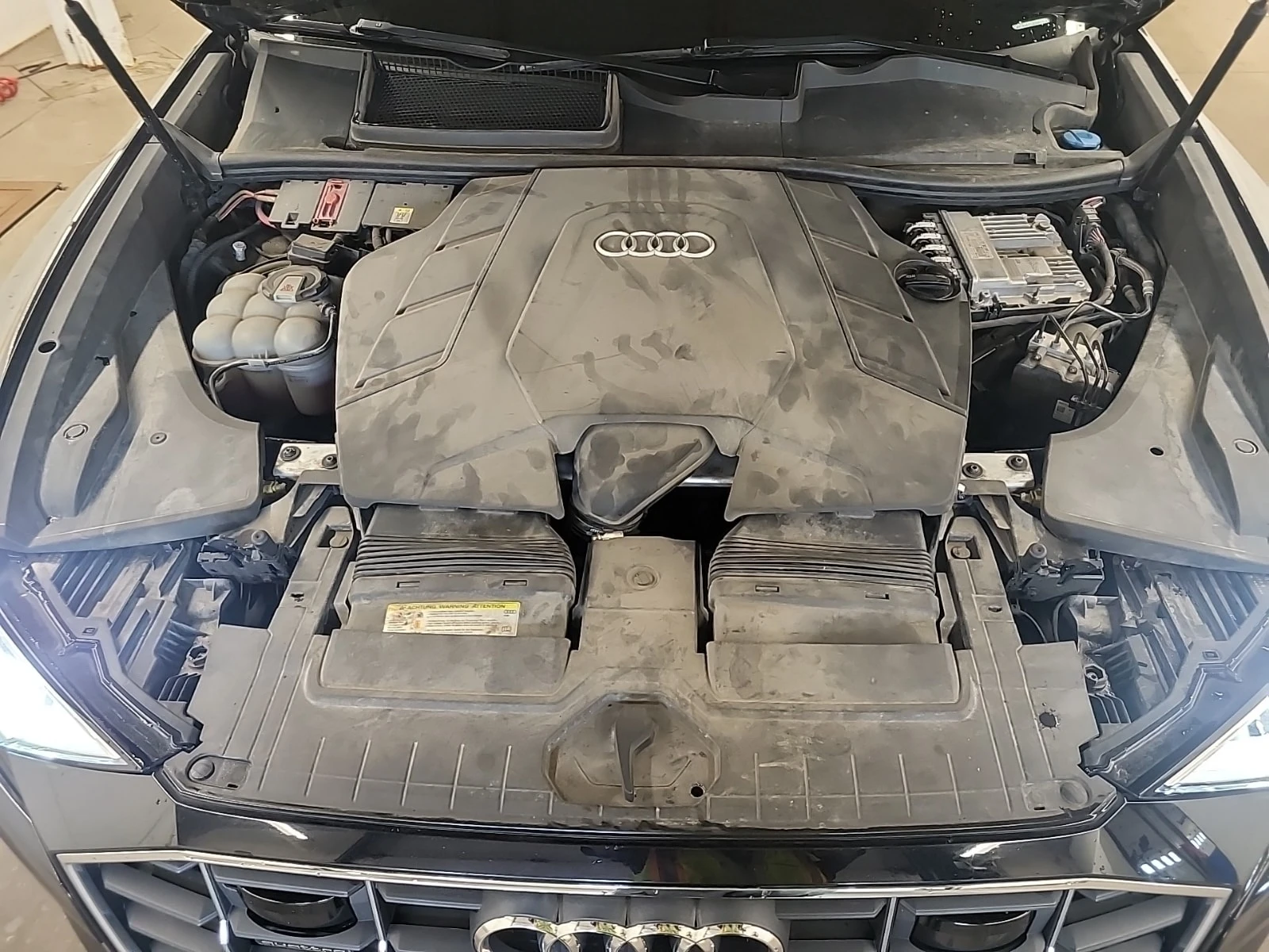 Audi Q8 * PROGRESSIV * CARFAX * ЦЕНА ДО БГ, снимка 16 - Автомобили и джипове - 55940823