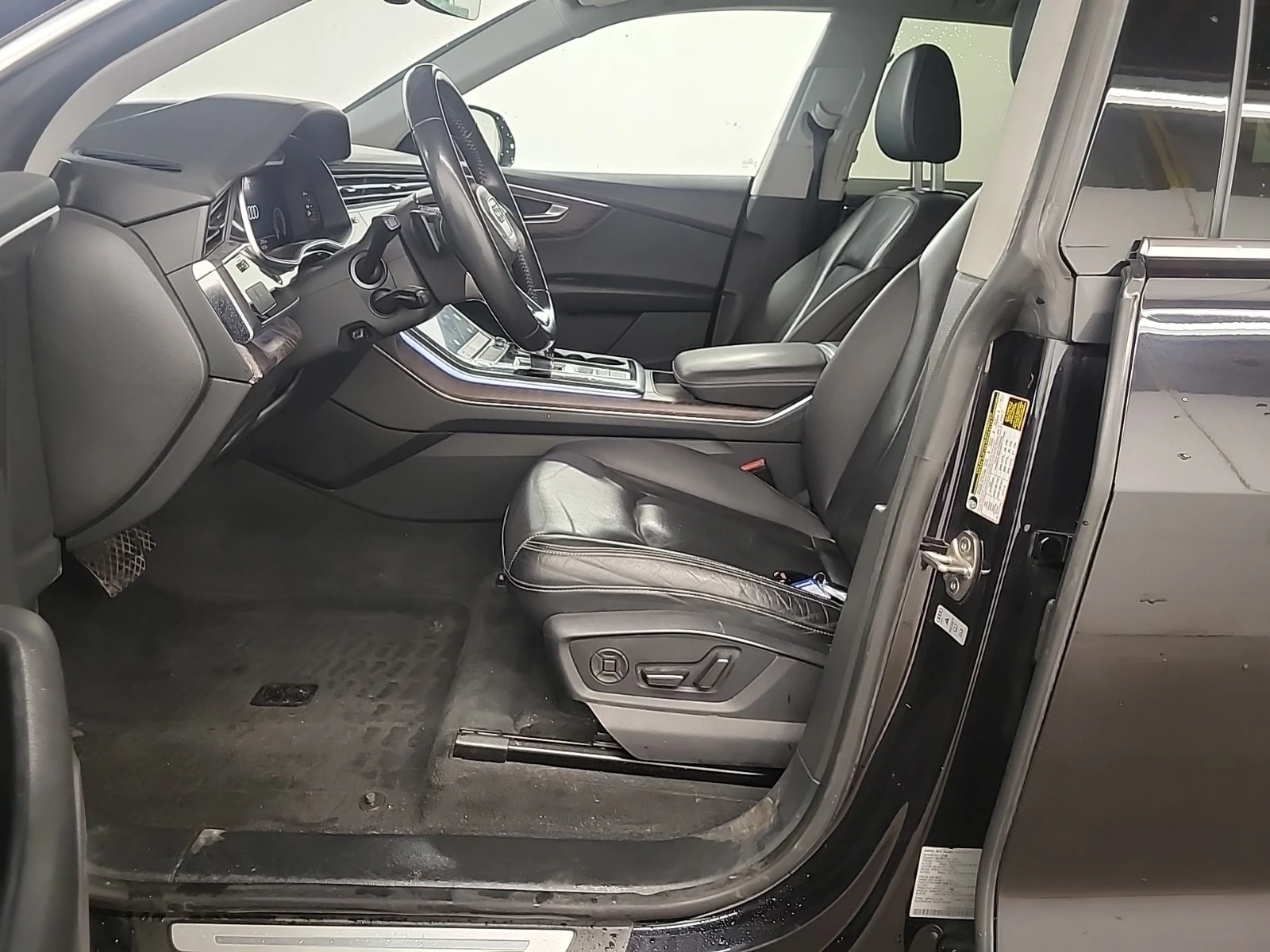 Audi Q8 * PROGRESSIV * CARFAX * ЦЕНА ДО БГ, снимка 6 - Автомобили и джипове - 55940823