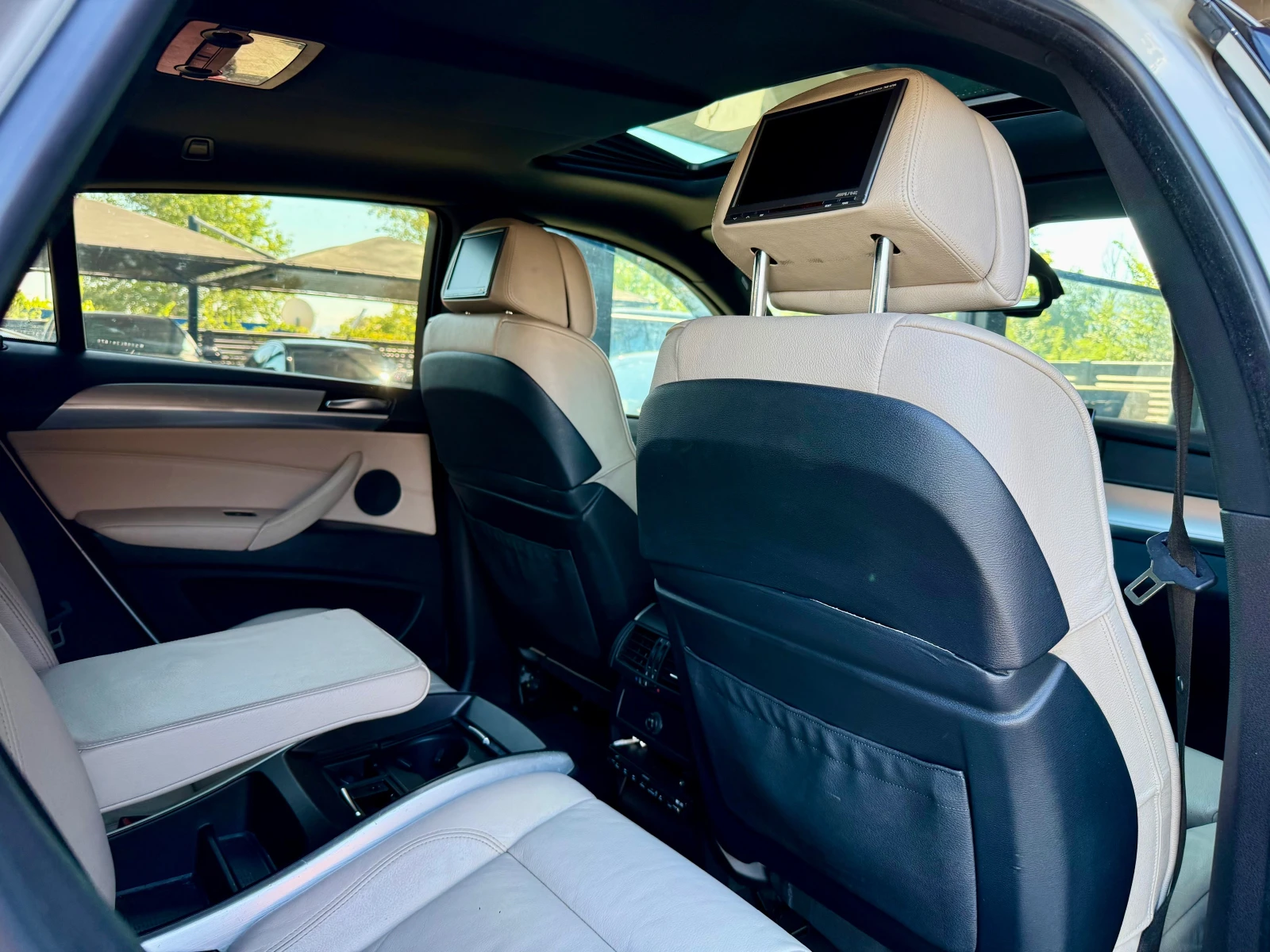 BMW X6 5.0* SPORT PAKET* TV* CARBON, снимка 15 - Автомобили и джипове - 56116434
