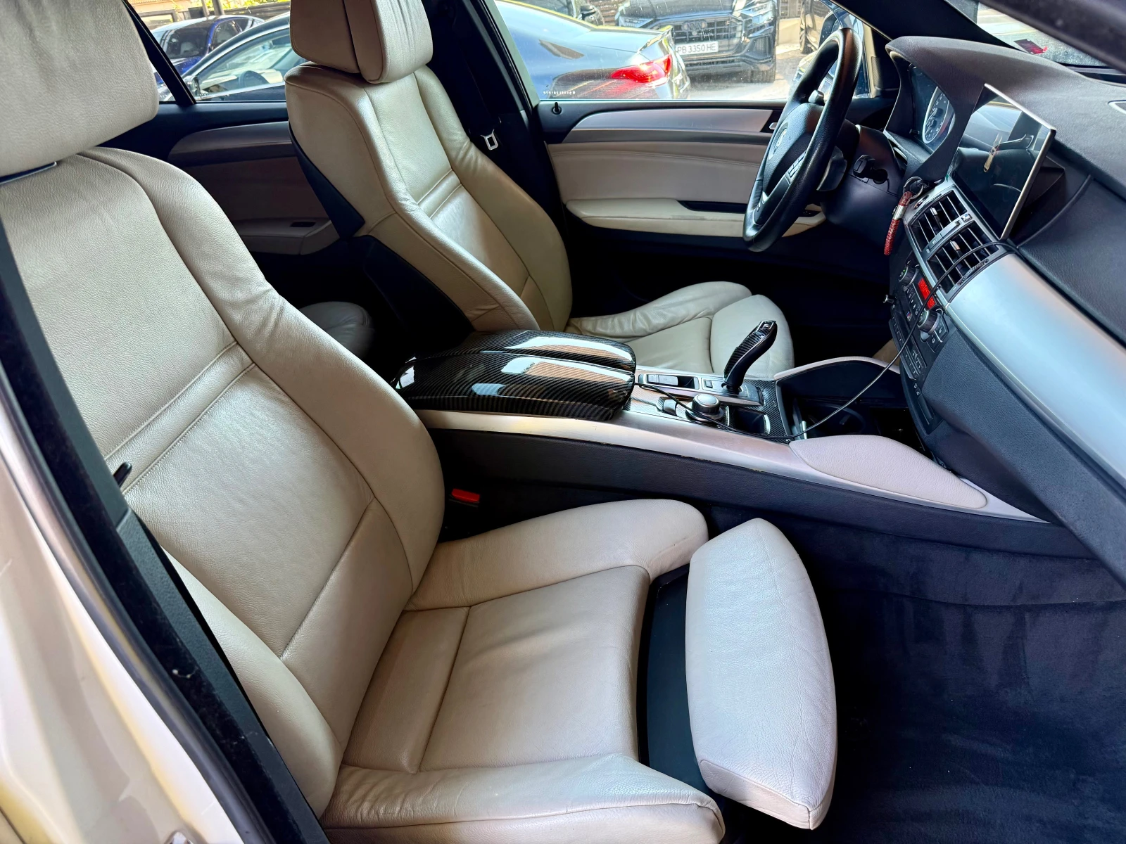 BMW X6 5.0* SPORT PAKET* TV* CARBON, снимка 16 - Автомобили и джипове - 56116434
