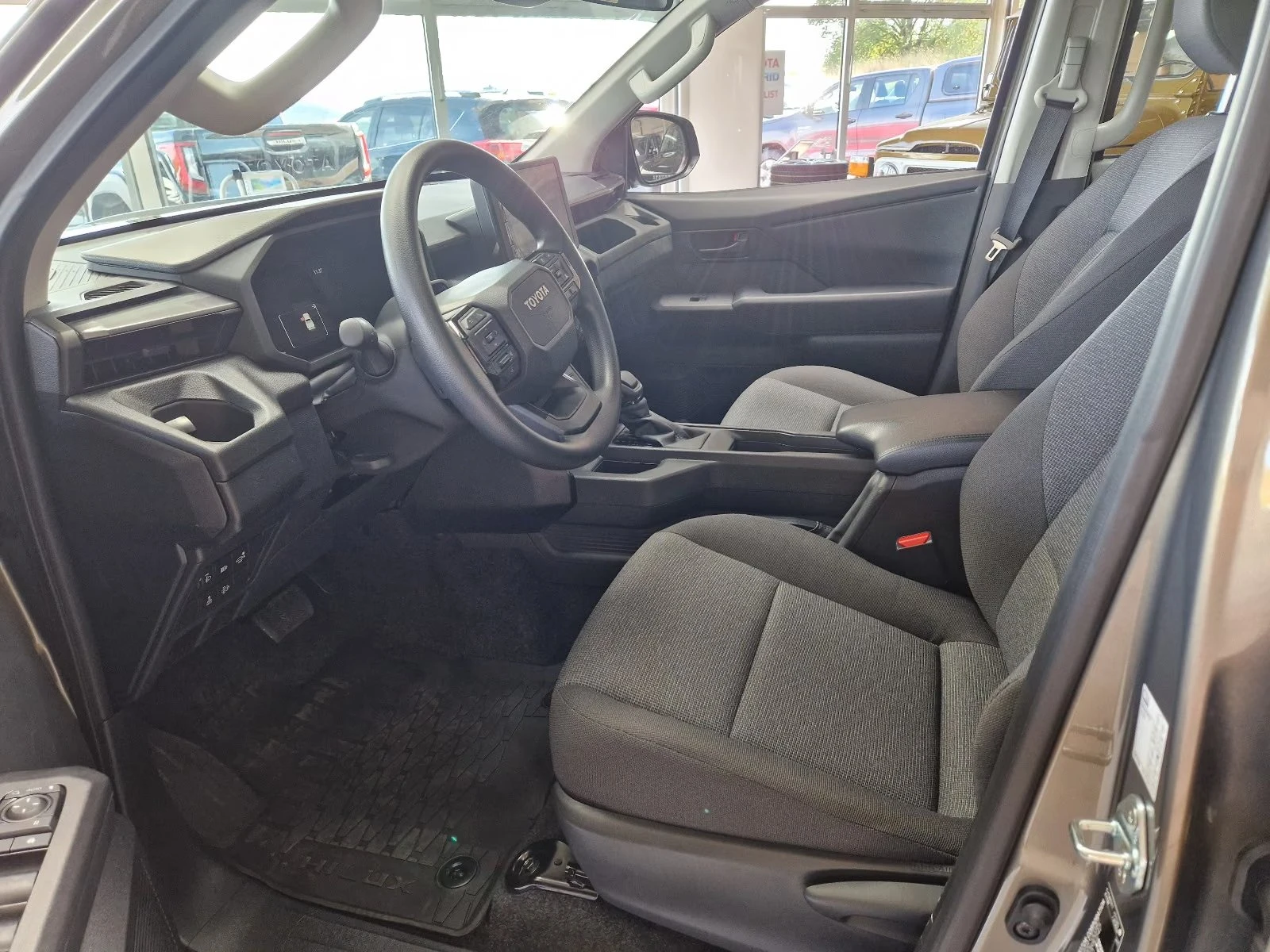 Toyota Hilux DOUBLE CAB / 2.8D D-4D/ DUTY / LED / CAMERA / , снимка 10 - Автомобили и джипове - 56705161