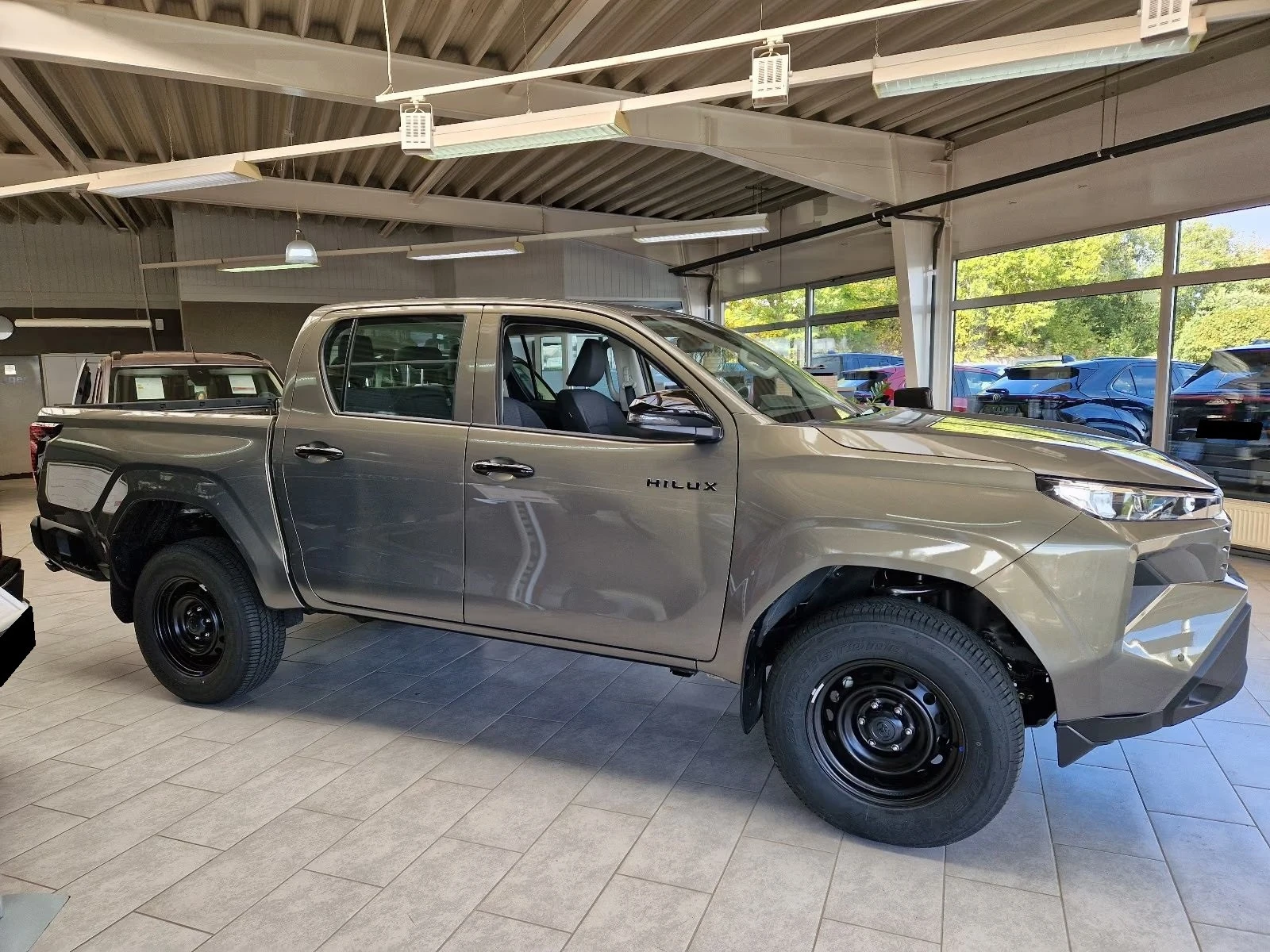 Toyota Hilux DOUBLE CAB / 2.8D D-4D/ DUTY / LED / CAMERA / , снимка 9 - Автомобили и джипове - 56705161