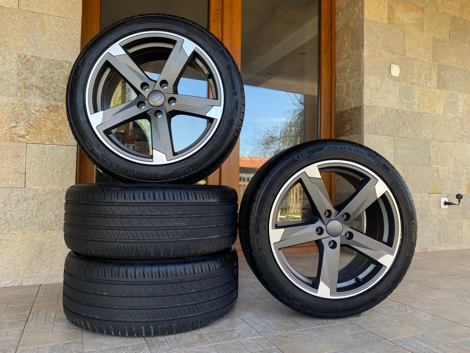 Гуми с джанти Barum 225/45R17