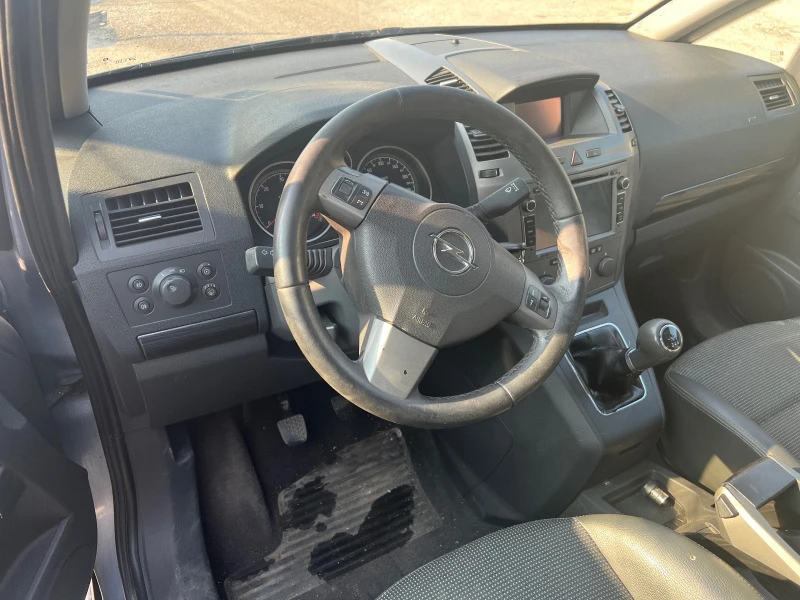 Opel Zafira 1.9 dci 120 кс, снимка 7 - Автомобили и джипове - 41982369