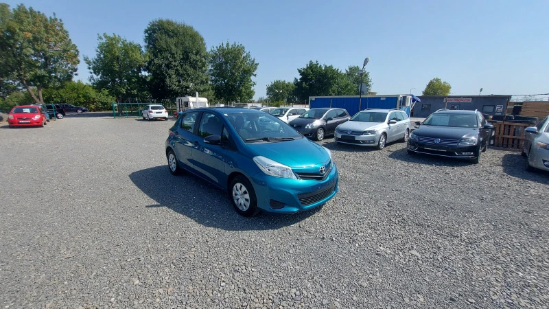 Toyota Yaris 1.0i 69к.с., снимка 3 - Автомобили и джипове - 45055972