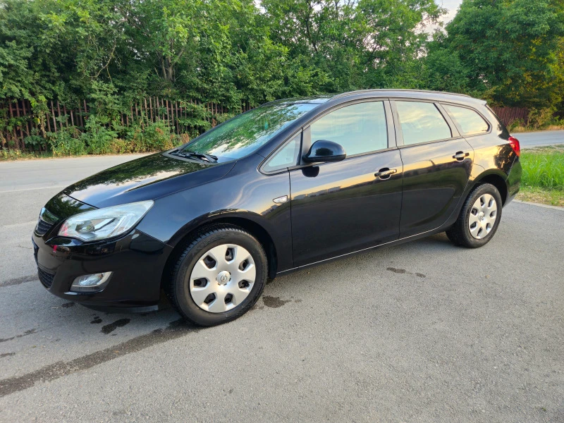 Opel Astra 1.7CDTi SportsTourier, Recaro, NAVI, снимка 1 - Автомобили и джипове - 49491788