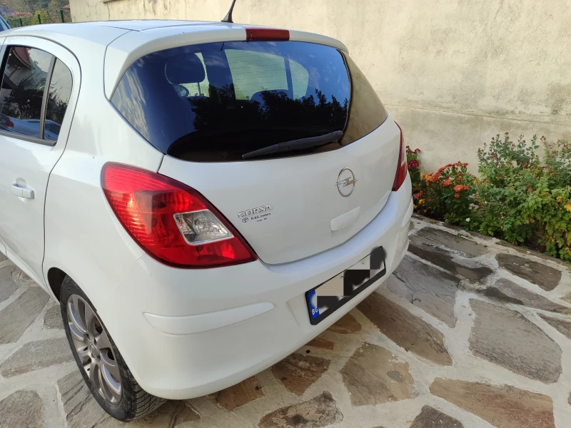 Opel Corsa D 111 Automatic, снимка 4 - Автомобили и джипове - 48221386