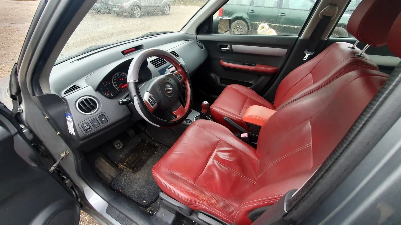 Suzuki Swift 1.3i, снимка 8 - Автомобили и джипове - 48397030