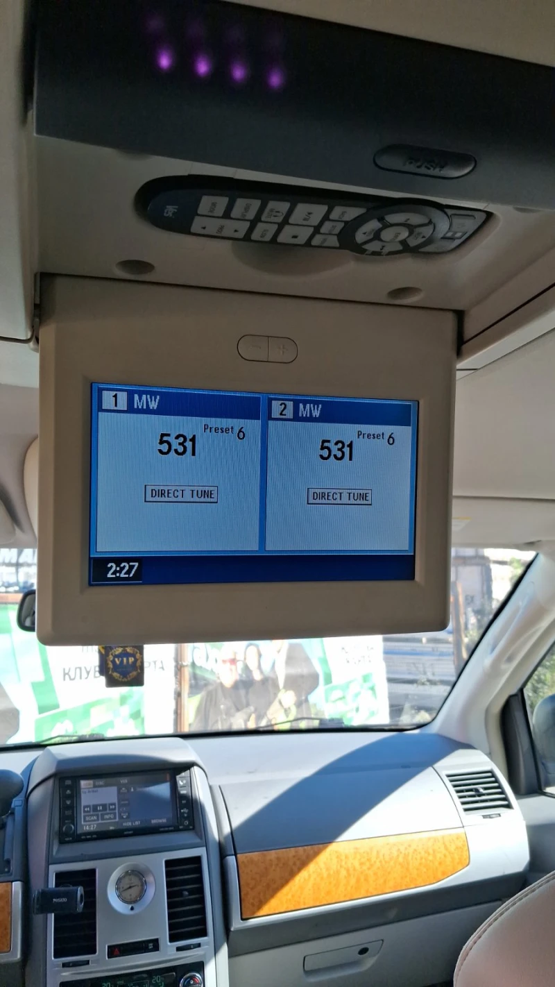 Chrysler Voyager 2.9 CRDI фулл екстри, снимка 4 - Автомобили и джипове - 52465151