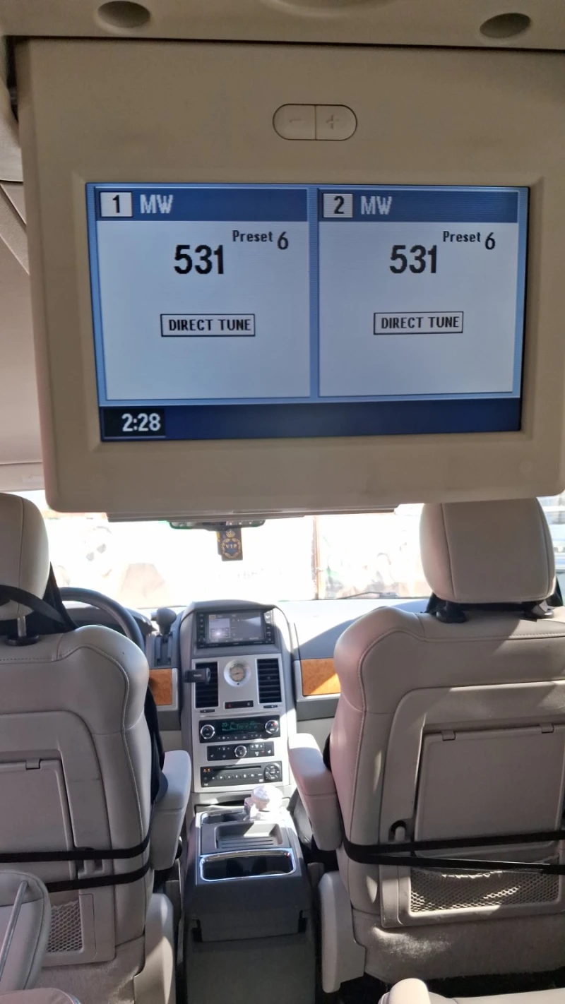 Chrysler Voyager 2.9 CRDI фулл екстри, снимка 5 - Автомобили и джипове - 52465151