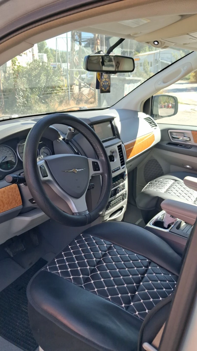 Chrysler Voyager 2.9 CRDI фулл екстри, снимка 7 - Автомобили и джипове - 52465151