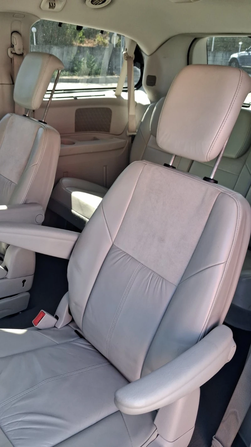 Chrysler Voyager 2.9 CRDI фулл екстри, снимка 8 - Автомобили и джипове - 52465151