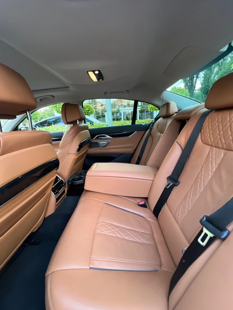 BMW 740 X Drive Harman HUD LASER, снимка 10 - Автомобили и джипове - 52435794