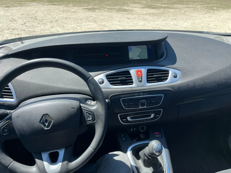 Renault Scenic XMod, снимка 11 - Автомобили и джипове - 52875860