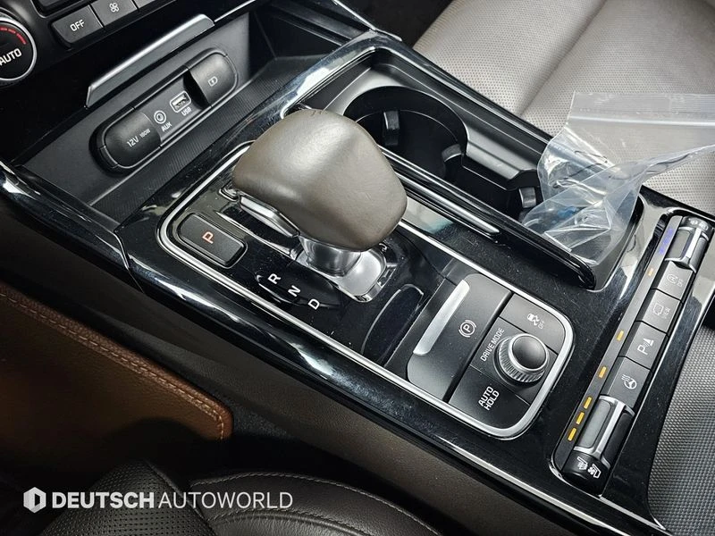 Kia Stinger 3.3 Turbo 2WD| 365�.�.| ���.��������� | Mobile.bg � ����������� 9