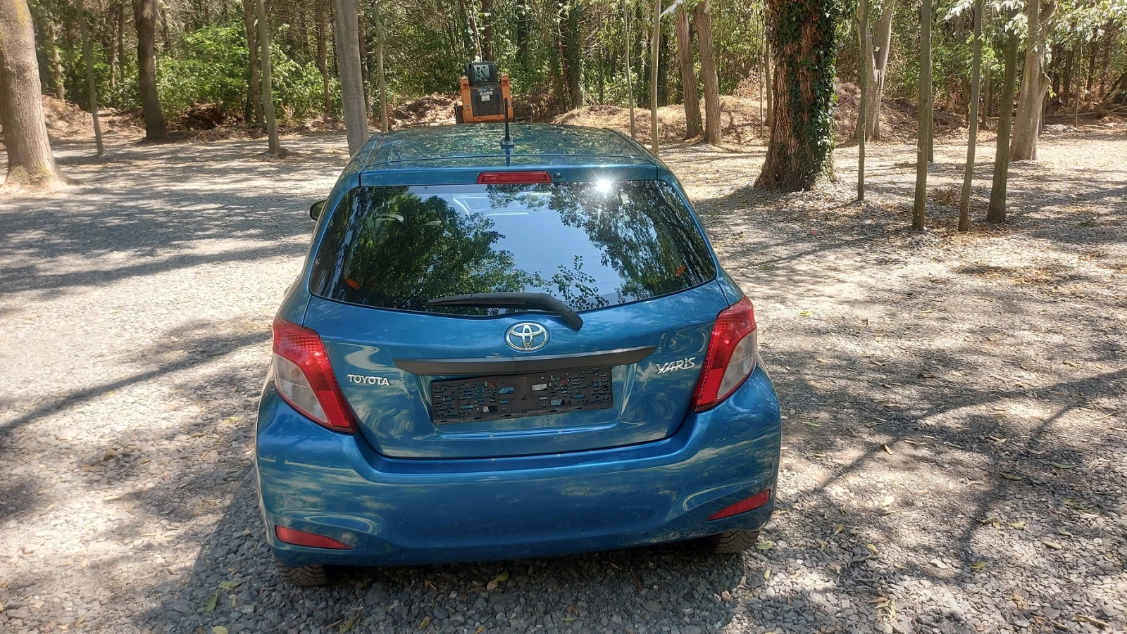 Toyota Yaris 1.0i 69к.с. - изображение 6