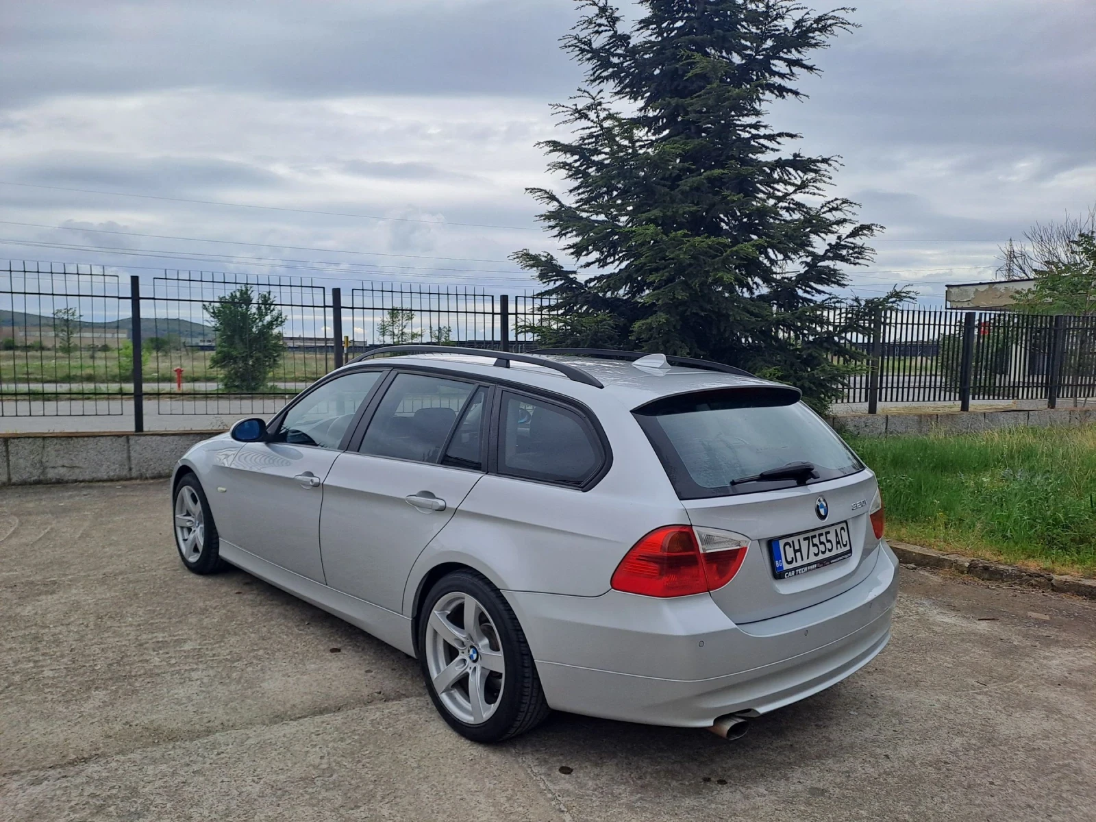 BMW 320 Е91 - изображение 3