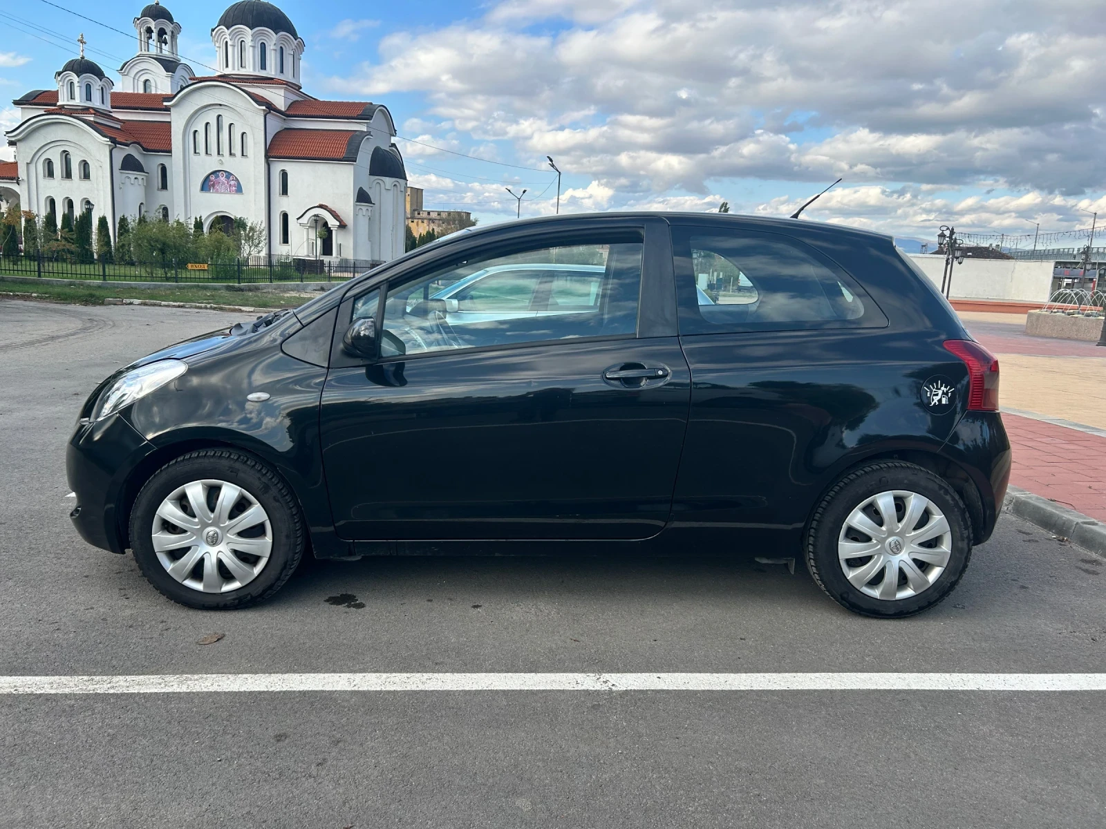 Toyota Yaris 1.3vvt-i клима  - изображение 4