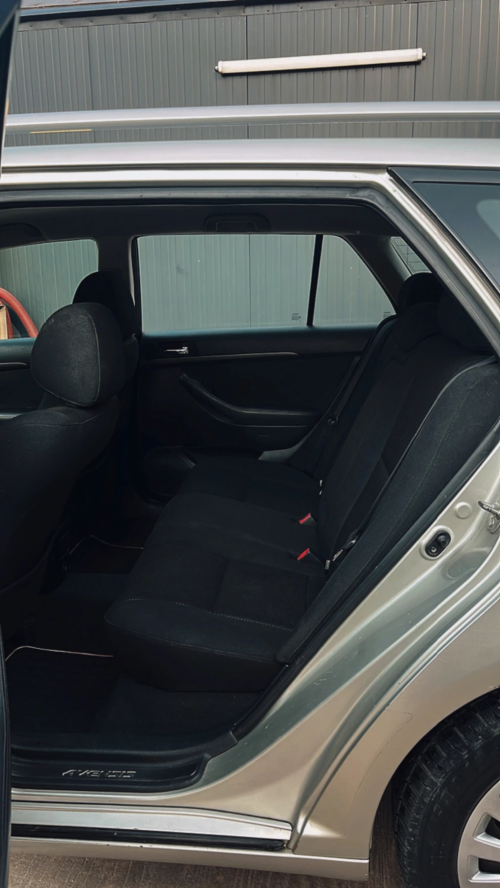 Toyota Avensis Двигател: 2.0 D-4D (дизел), 116 к.с. FULL EXTRA - изображение 10