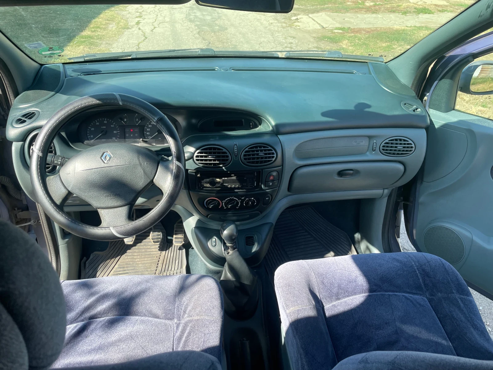 Renault Megane Renault Megane 1.6 бензин (1999) - изображение 8