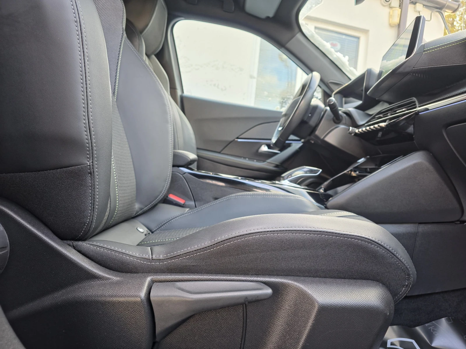 Peugeot 2008 GT ELECTRIC 136  | Mobile.bg � ����������� 10