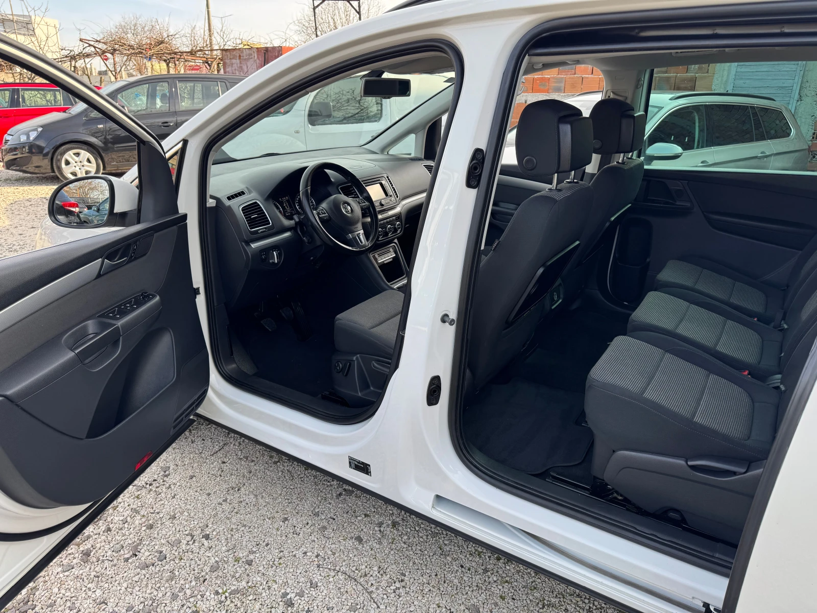 VW Sharan 7 седалки, снимка 8 - Автомобили и джипове - 53801786