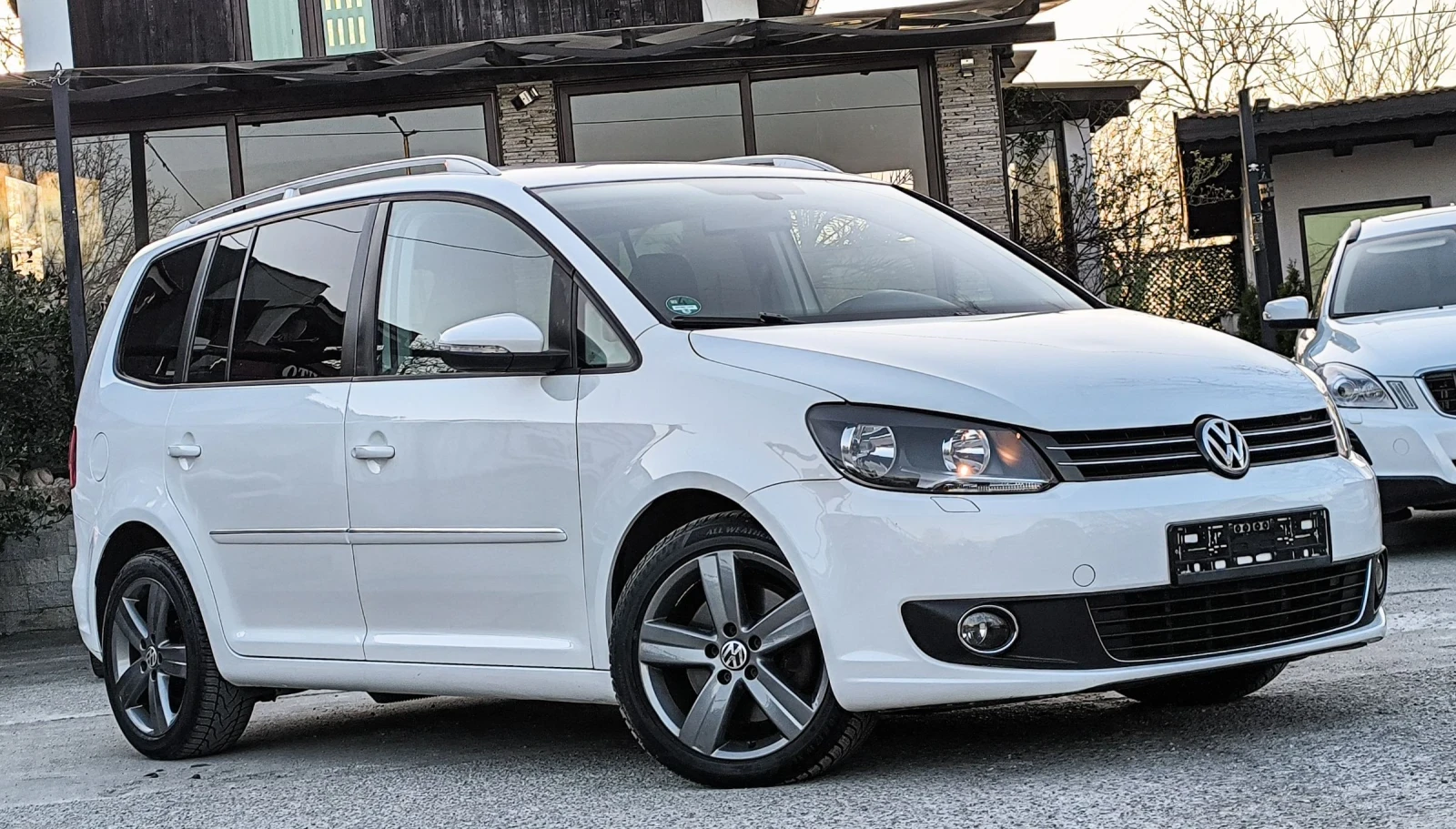 VW Touran 2.0TDI 170к.с. DSG HIGHLINE , снимка 3 - Автомобили и джипове - 53839152