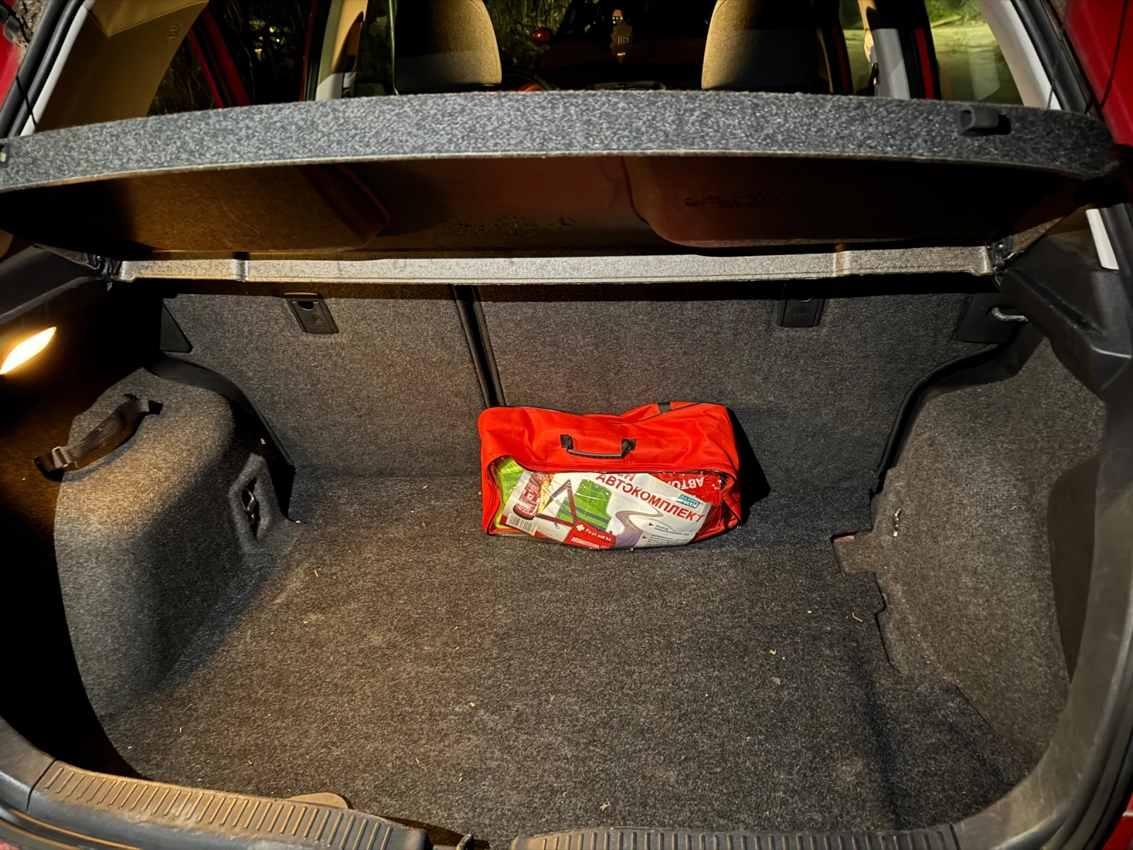 Toyota Auris, снимка 12 - Автомобили и джипове - 53917285