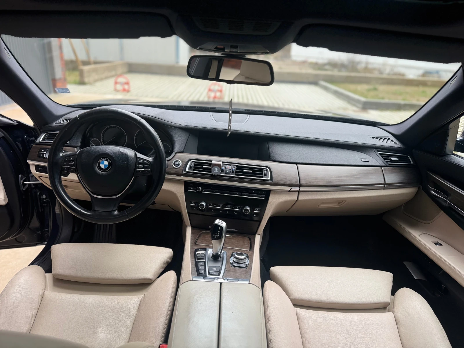 BMW 740 XDRIVE, снимка 2 - Автомобили и джипове - 54119004