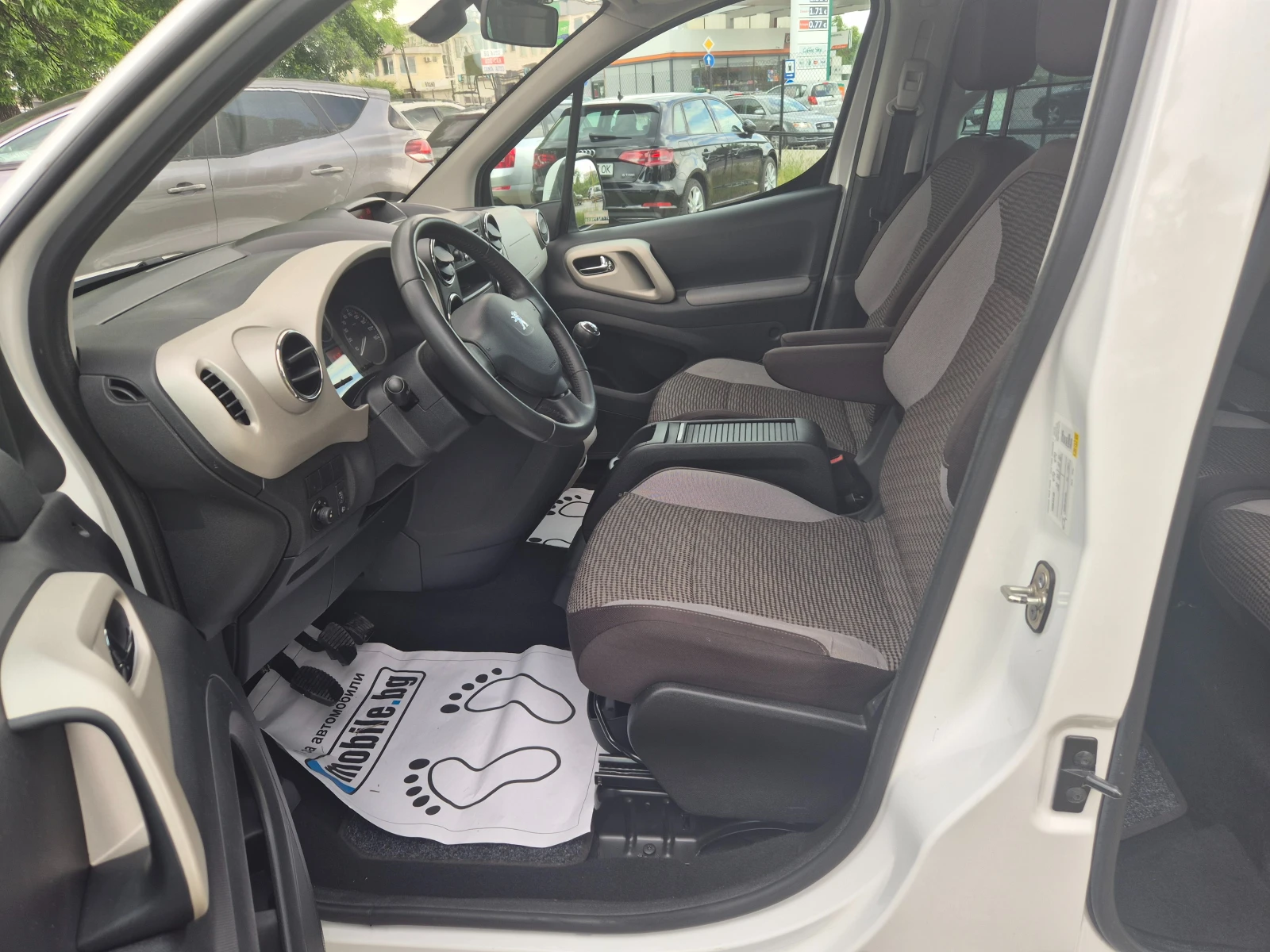 Peugeot Partner 1.6HDI 5 MEСТА ПЪТНИЧЕСКИ 2БР. СТР. ВРАТИ ВНОС ИТА, снимка 9 - Автомобили и джипове - 54566133