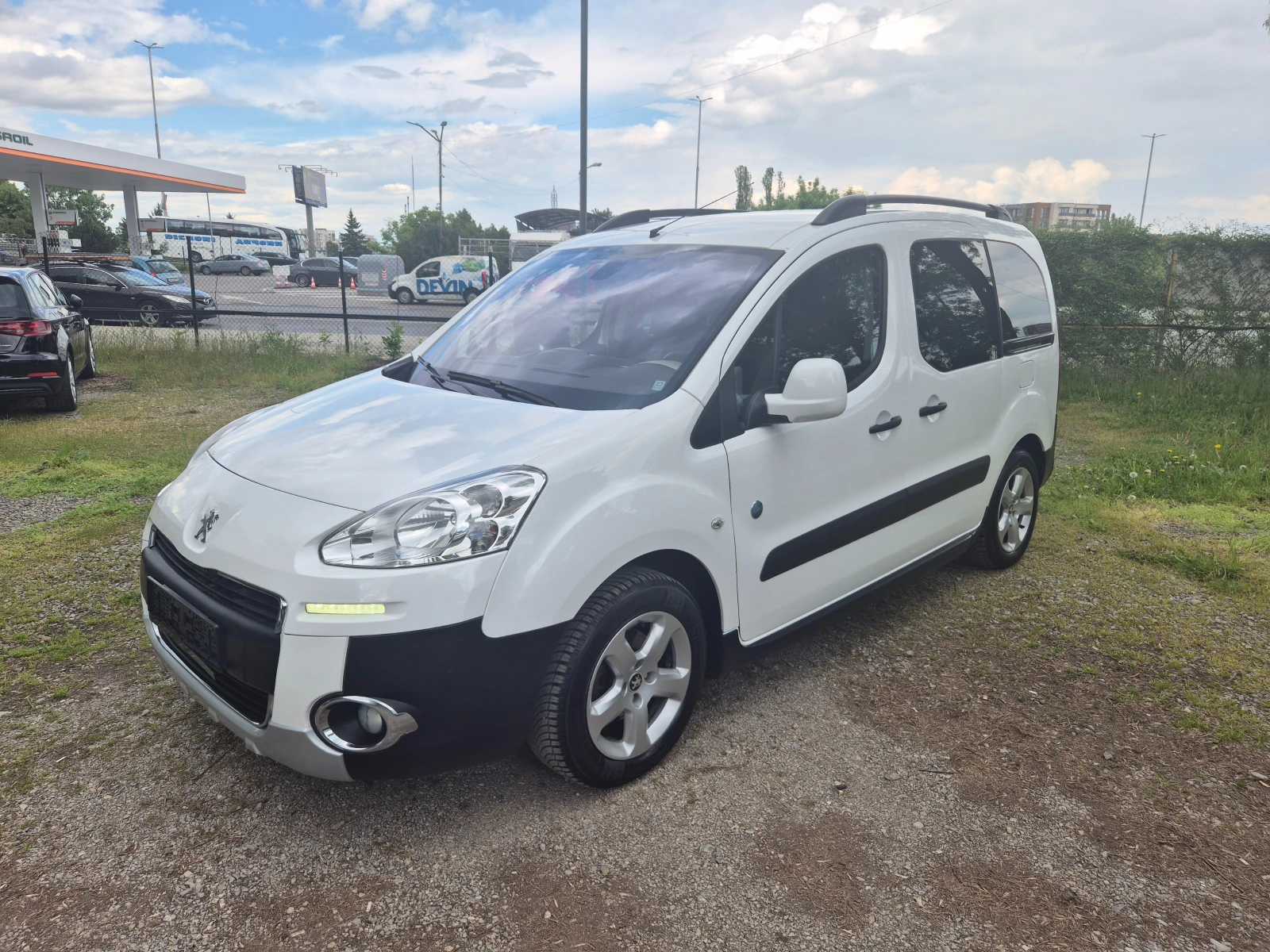 Peugeot Partner 1.6HDI 5 MEСТА ПЪТНИЧЕСКИ 2БР. СТР. ВРАТИ ВНОС ИТА