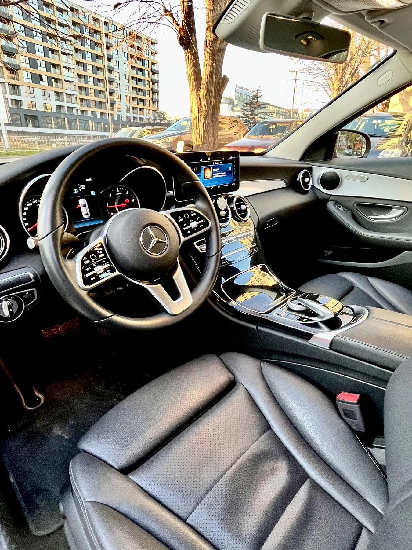 Mercedes-Benz C 200, снимка 4 - Автомобили и джипове - 54576669