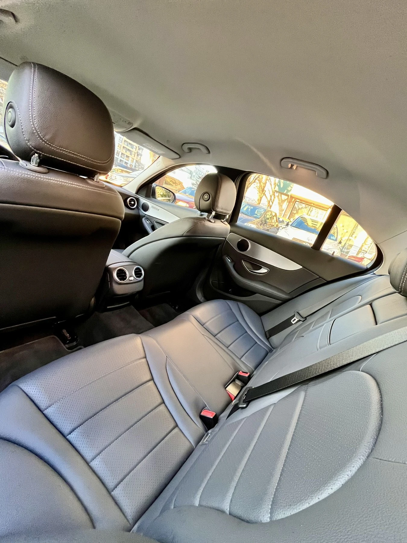 Mercedes-Benz C 200, снимка 5 - Автомобили и джипове - 54576669