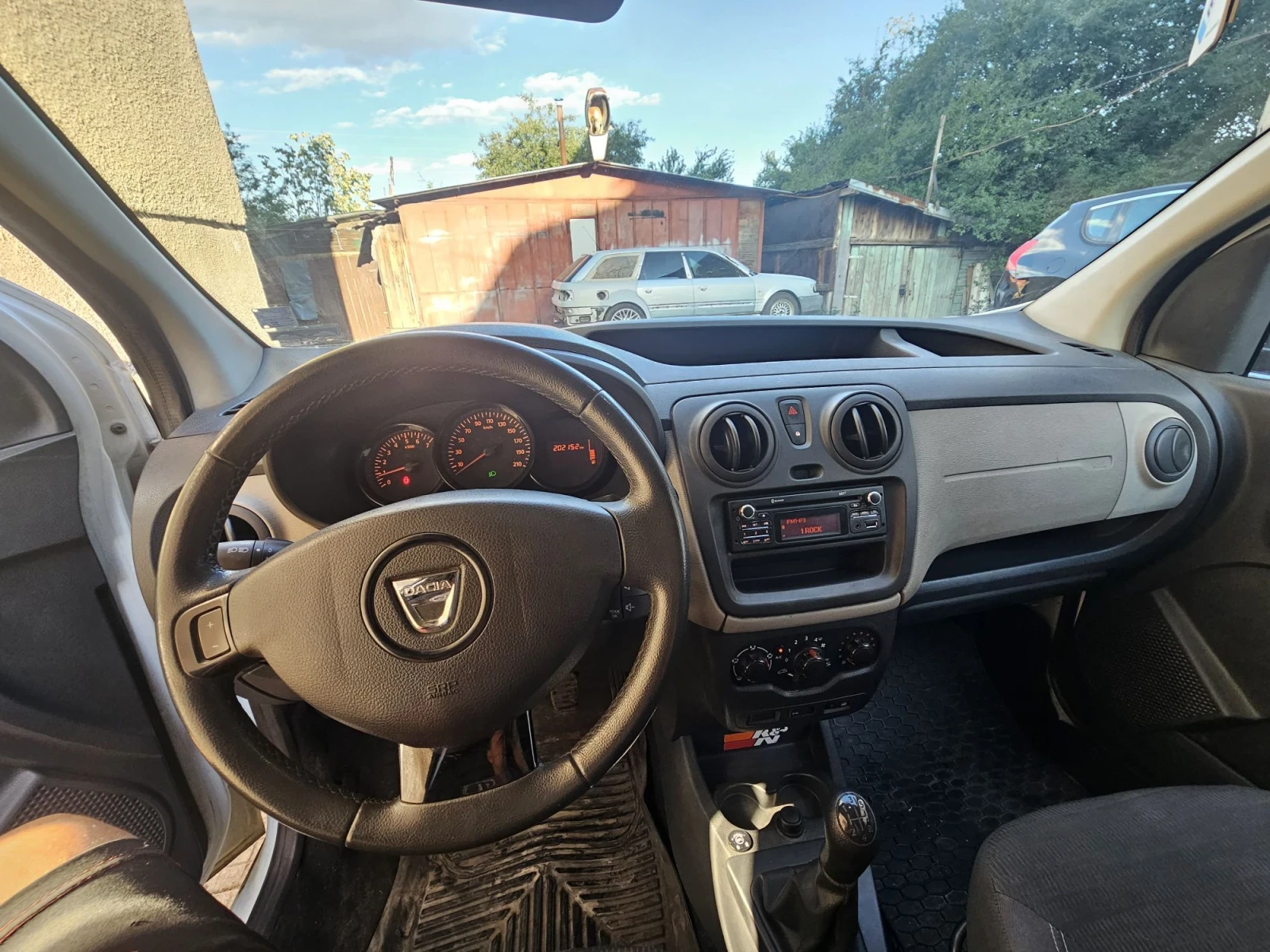 Dacia Dokker 1.6Lpg климатик, снимка 9 - Автомобили и джипове - 55805193