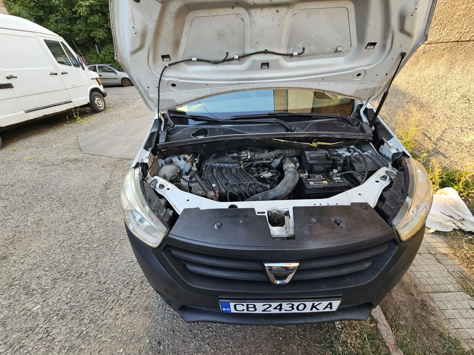 Dacia Dokker 1.6Lpg климатик, снимка 8 - Автомобили и джипове - 55805193